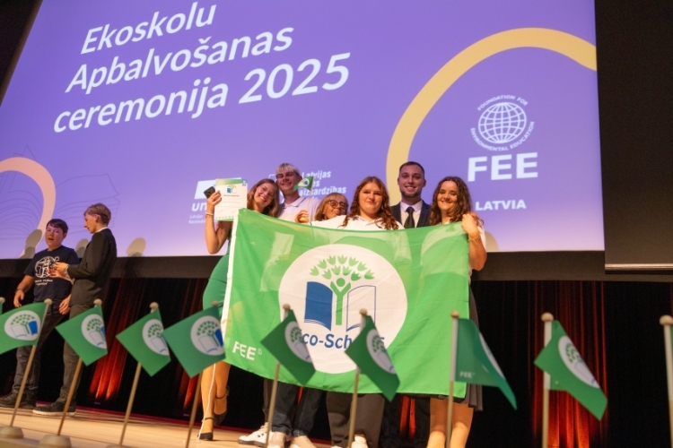 Liepājas Valsts tehnikumam piešķirts Ekoskolu ZAĻAIS KAROGS!