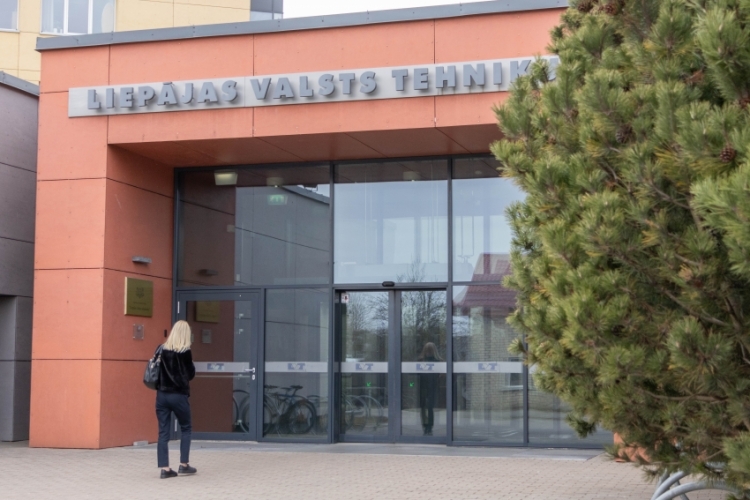 Liepājas Valsts tehnikumā aizvadīta vecāku diena