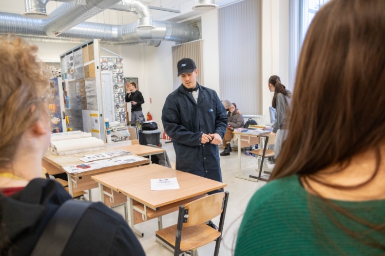 Liepājas Valsts tehnikumā viesojas Liepājas Piemares pamatskolas 9. klašu skolēni
