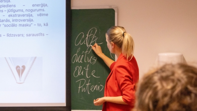 Liepājas Valsts tehnikuma 3. kursa topošie programmēšanas tehniķi tiekas ar rakstnieci Zani Nuts
