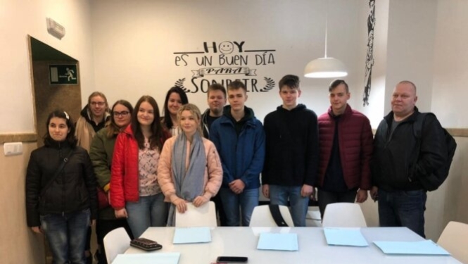 Dodas praksē uz Spāniju